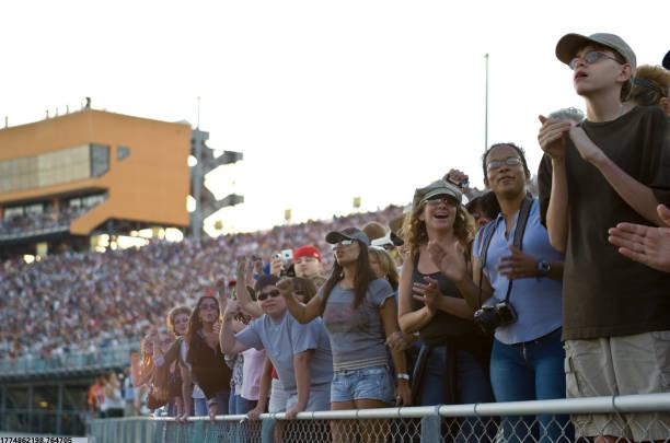 场馆设备维修与升级